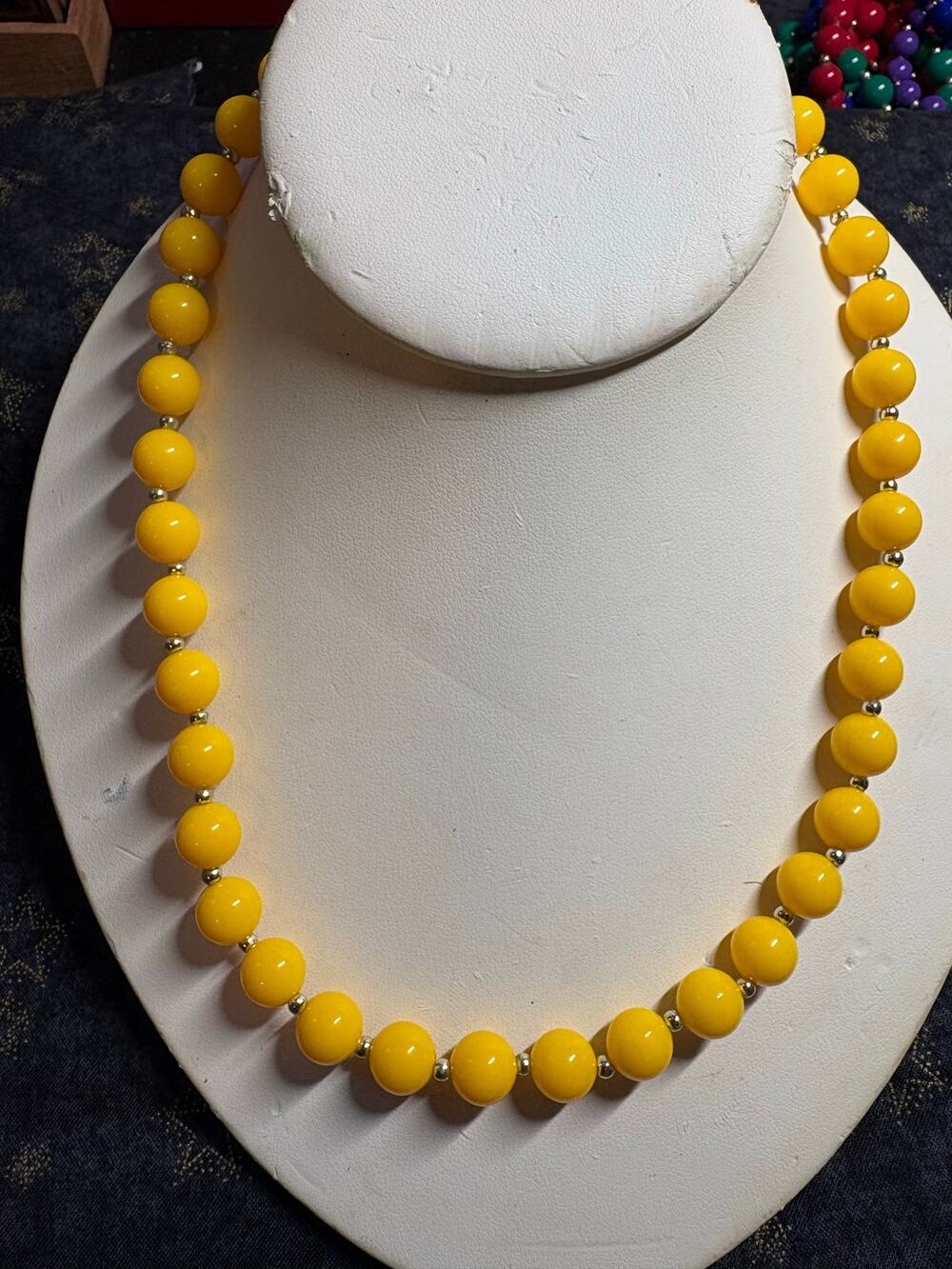 Beaded Necklaces - Vintage Yellow bead Necklace